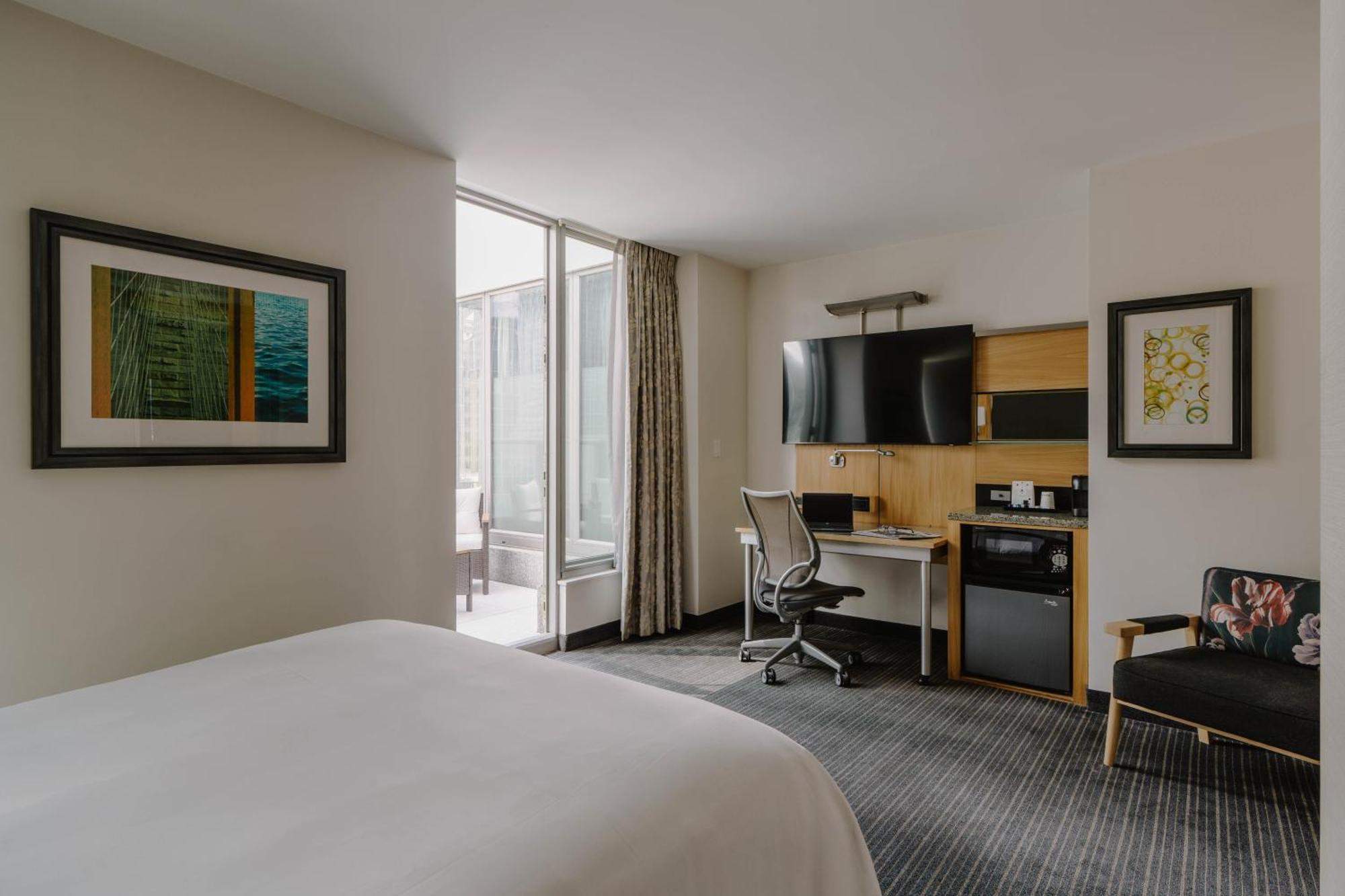 World Center Hotel Нью-Йорк Экстерьер фото